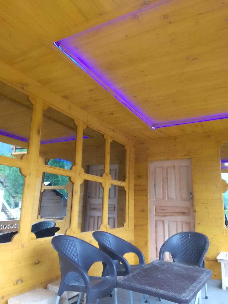 Riverbank Hotel Taobut Neelum Valley Azad Kashmir Taobat Exterior photo